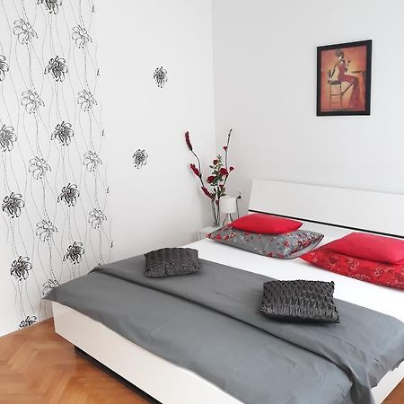 Rooms Miletic Near The Palace Split Exterior foto
